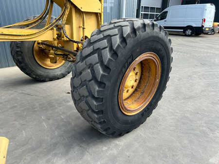 Livellatrici 2003 Caterpillar 140H (33)