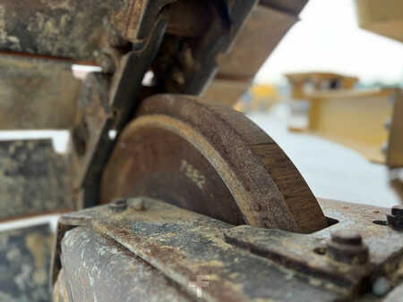 Grondschuivers 2011 Caterpillar D6N LGP (21)