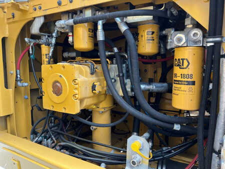 Pelles sur chenilles 2014 Caterpillar 374FL ME | U/C 70%! (28)
