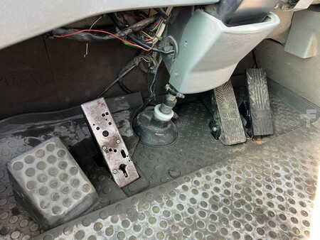 Zalomené klouby-dampry  2008 Volvo A35E FS (38)