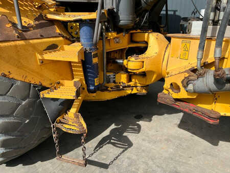 Zalomené klouby-dampry  2008 Volvo A35E FS (8)