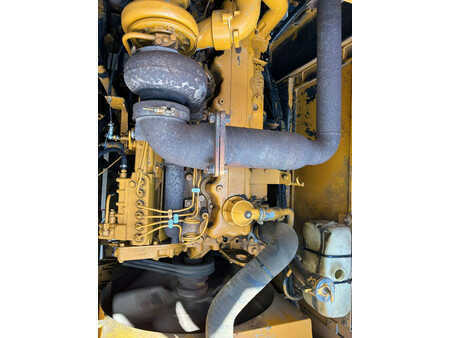 Lánctalpas dömperek 1998 Caterpillar Morooka 2200 - CAT 3306 engine (23)