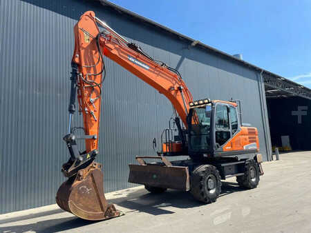 Mobilní bagry 2015 Doosan DX170W-5 (1)