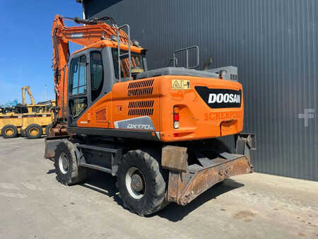 Mobilní bagry 2015 Doosan DX170W-5 (2)