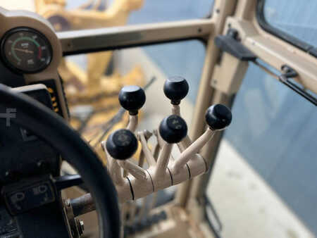 Livellatrici 1997 Caterpillar 140H (23)