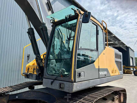 Korečková rýpadla 2015 Volvo EC250E L (4)