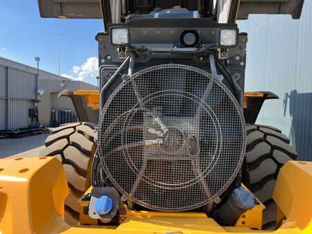 Ładowarki kołowe 2015 Volvo L90H (2)