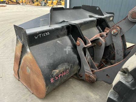 Ładowarki kołowe 2015 Volvo L90H (22)