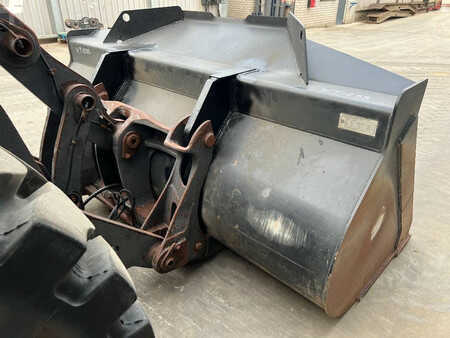 Ładowarki kołowe 2015 Volvo L90H (26)