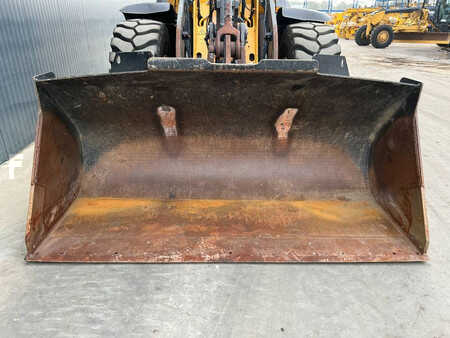 Ładowarki kołowe 2015 Volvo L90H (28)