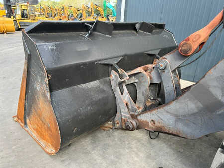 Ładowarki kołowe 2011 Volvo L90F (11)