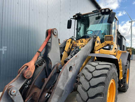 Ładowarki kołowe 2011 Volvo L90F (12)