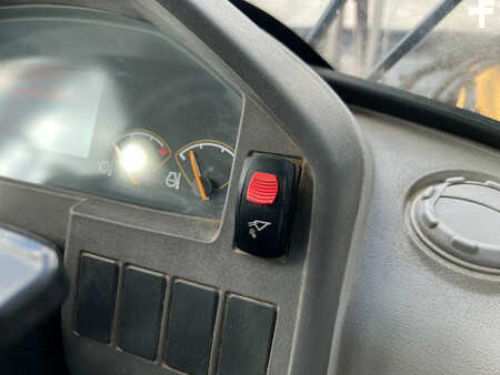 Ładowarki kołowe 2011 Volvo L90F (31)