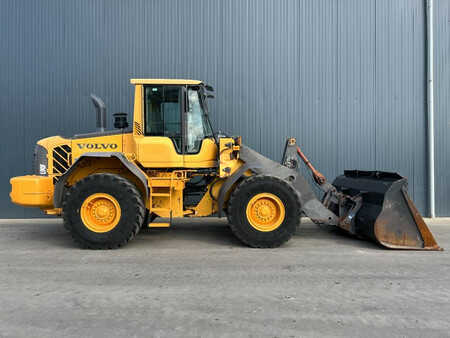 Ładowarki kołowe 2011 Volvo L90F (33)