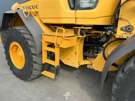 Ładowarki kołowe 2011 Volvo L90F (36)