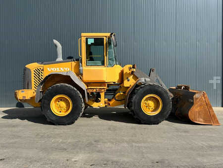 Ładowarki kołowe 2004 Volvo L60E (31)