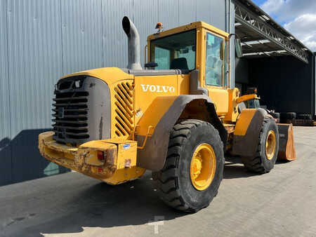 Ładowarki kołowe 2004 Volvo L60E (32)