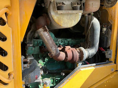 Ładowarki kołowe 2004 Volvo L60E (33)