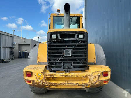 Ładowarki kołowe 2004 Volvo L60E (4)