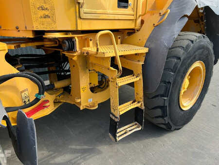 Ładowarki kołowe 2004 Volvo L60E (8)