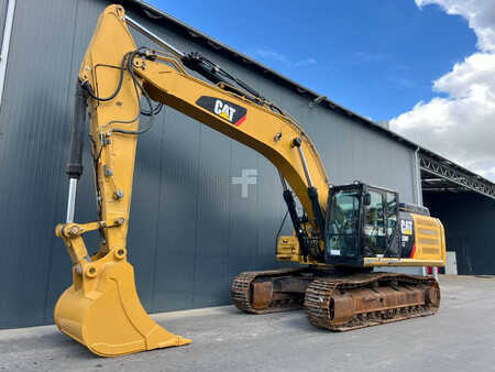 Escavadora de rastos 2015 Caterpillar 336F LN (1)