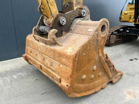 Korečková rýpadla 2020 Caterpillar 352F (12)