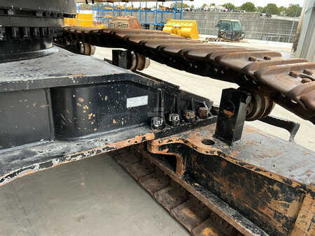 Korečková rýpadla 2020 Caterpillar 352F (16)