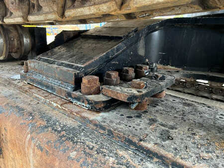 Korečková rýpadla 2020 Caterpillar 352F (17)