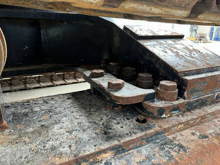 Korečková rýpadla 2020 Caterpillar 352F (18)