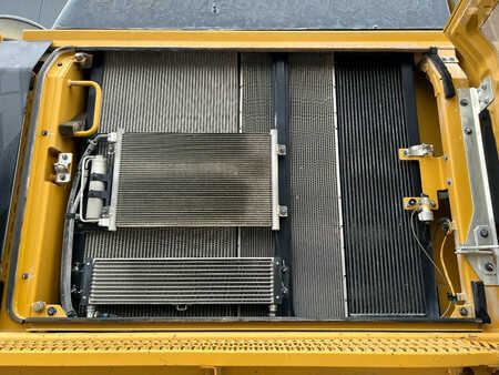 Korečková rýpadla 2020 Caterpillar 352F (30)