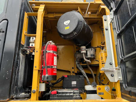 Korečková rýpadla 2020 Caterpillar 352F (31)