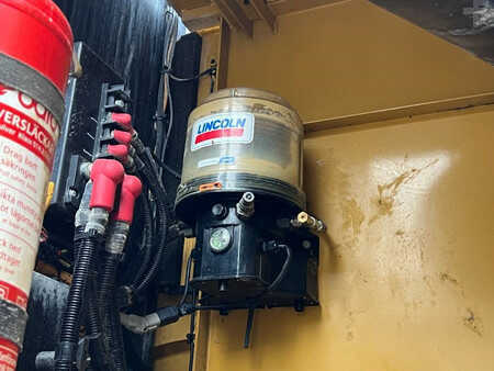 Korečková rýpadla 2020 Caterpillar 352F (32)