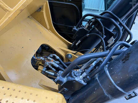 Korečková rýpadla 2020 Caterpillar 352F (35)