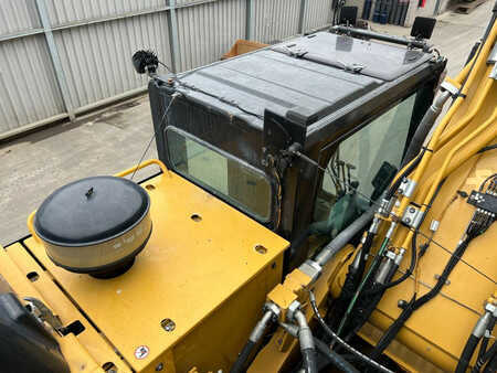 Korečková rýpadla 2020 Caterpillar 352F (39)