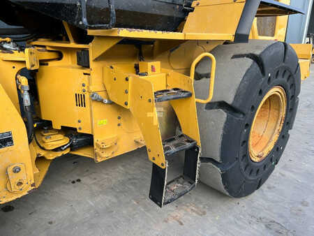 Ładowarki kołowe 2019 Caterpillar 930M (15)