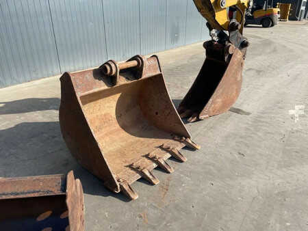 Rigid Backhoe Loader 2017 Caterpillar 432F2 (24)