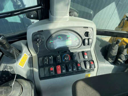 Rigid Backhoe Loader 2017 Caterpillar 432F2 (35)