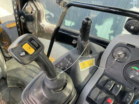 Rigid Backhoe Loader 2017 Caterpillar 432F2 (36)