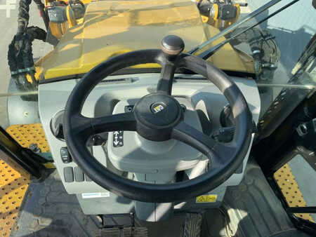 Rigid Backhoe Loader 2017 Caterpillar 432F2 (37)