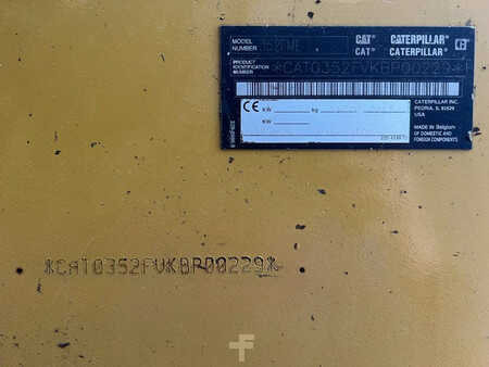 Escavadora de rastos 2015 Caterpillar 352FL ME (11)