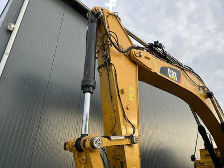 Escavadora de rastos 2015 Caterpillar 352FL ME (14)