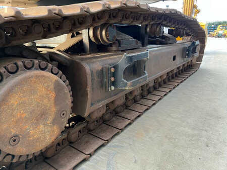 Escavadora de rastos 2015 Caterpillar 352FL ME (20)