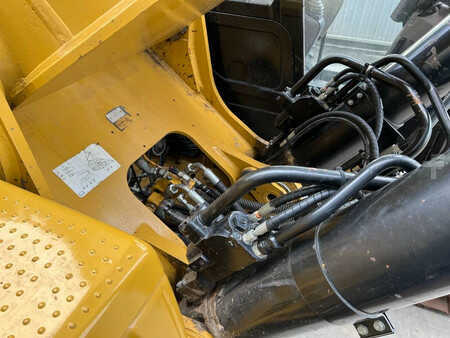 Escavadora de rastos 2015 Caterpillar 352FL ME (30)