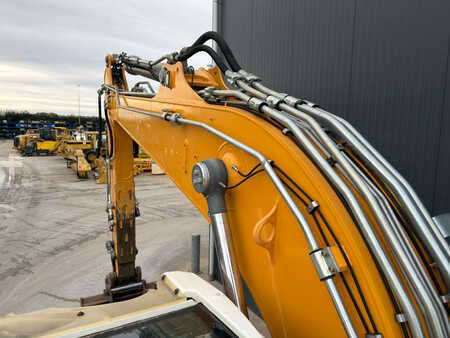 Pelles sur chenilles 2014 Liebherr R922 SLC (26)