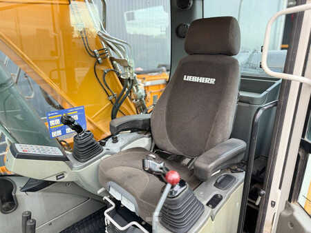 Pelles sur chenilles 2014 Liebherr R922 SLC (39)