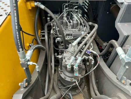 Escavadora de rastos 2025 Volvo EC210 (35)