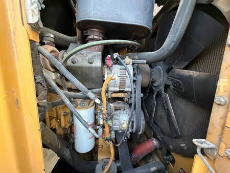 Chargeuse sur chenilles 2010 Caterpillar 973D (15)