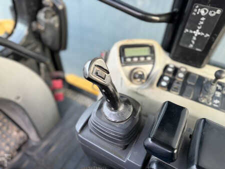 Chargeuse sur chenilles 2010 Caterpillar 973D (30)