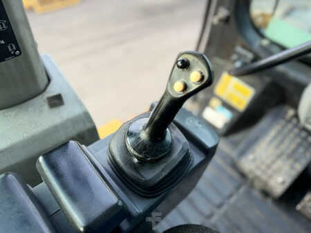 Chargeuse sur chenilles 2010 Caterpillar 973D (31)