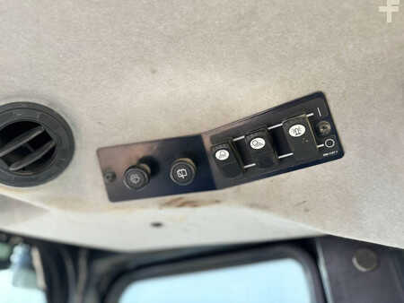 Chargeuse sur chenilles 2010 Caterpillar 973D (33)